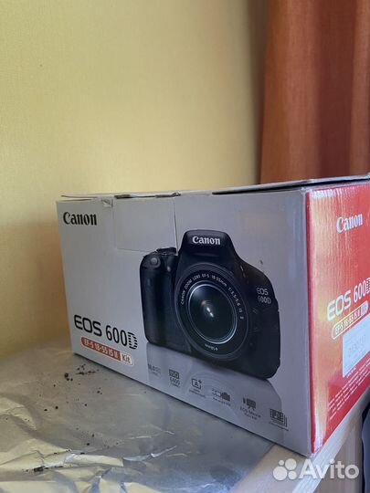 Зеркальный фотоаппарат Canon EOS 750 D