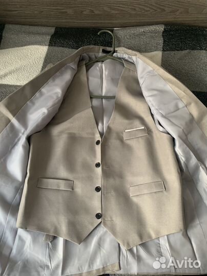 Мужской костюм тройка 40 -42