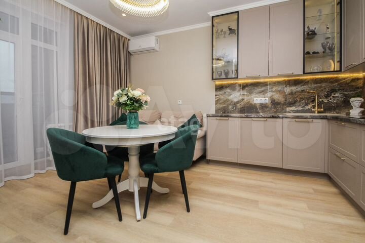 2-к. квартира, 61 м², 3/18 эт.