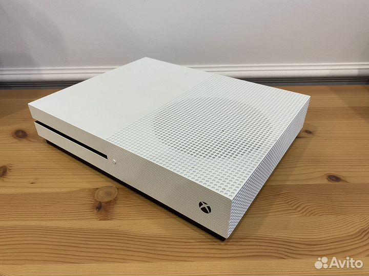 Xbox One S / дисковод