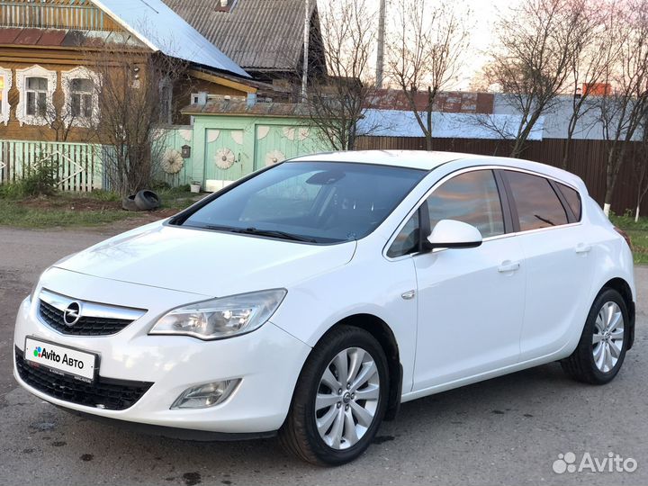 Opel Astra 1.4 МТ, 2011, 194 000 км