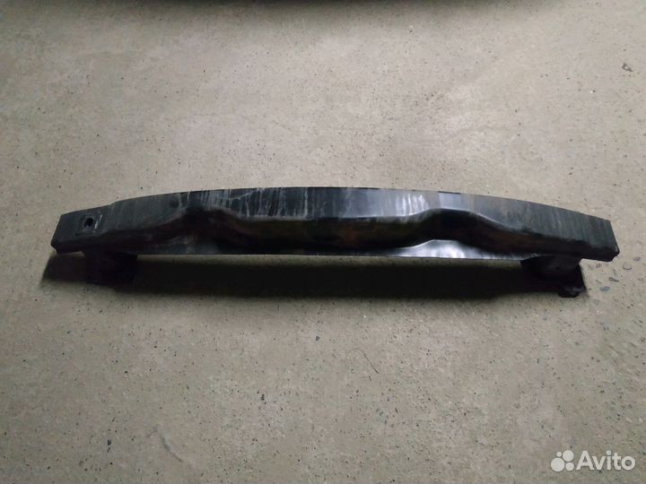 Усилитель заднего бампера Тигуан