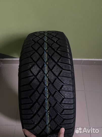 Continental ContiVikingContact 7 215/60 R16 99T