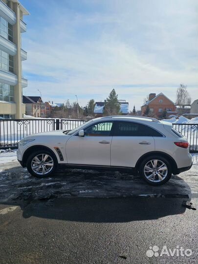 Infiniti QX70 3.7 AT, 2014, 167 000 км