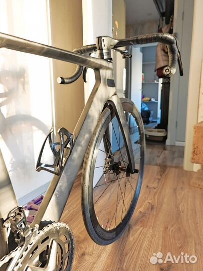 Шоссейный велосипед Twitter r10