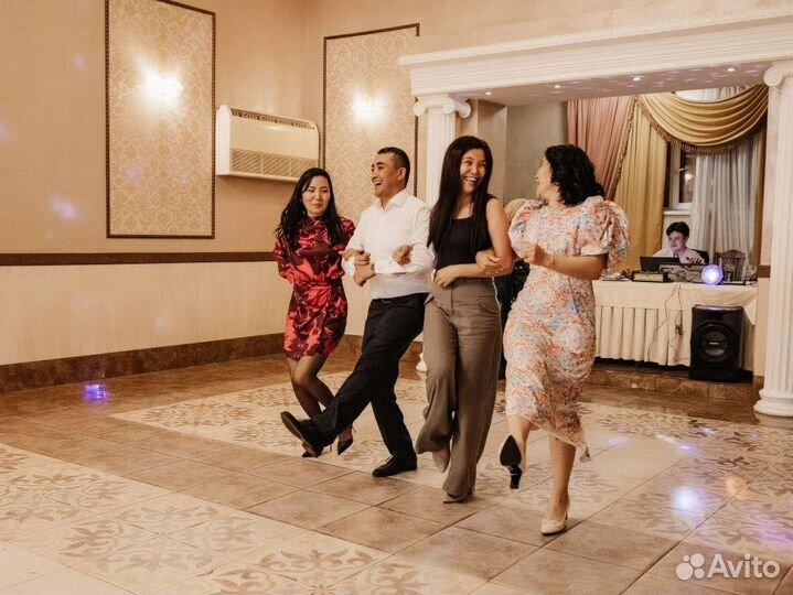 Ведущая тамада на свадьбу юбилей корпоратив