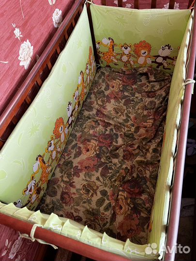 Детская кроватка