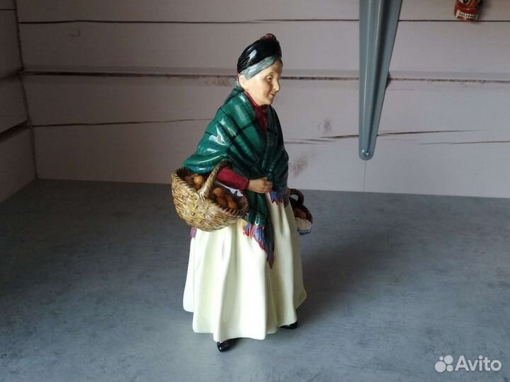 Фарфоровая статуэтка Royal Doulton