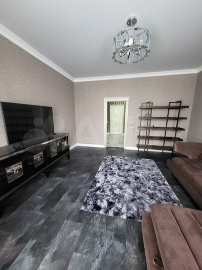 2-к. квартира, 80 м², 2/5 эт.