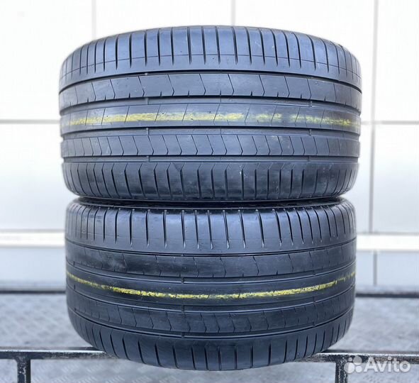 Pirelli P Zero PZ4 285/35 R20