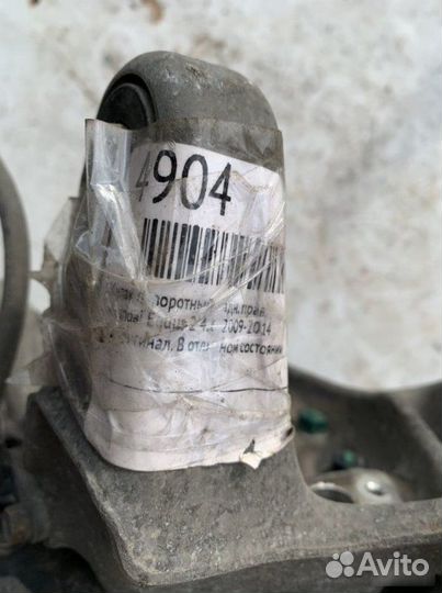 Кулак задний правый Hyundai Equus