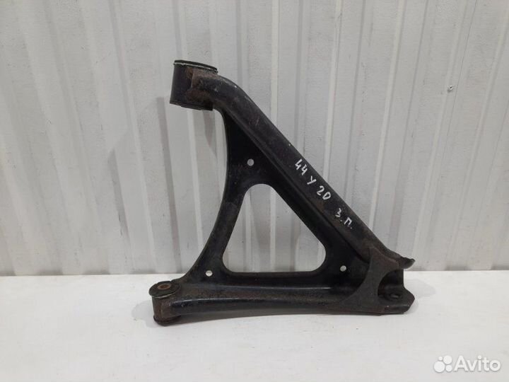 Рычаг задний нижний правый Volkswagen Touareg 2002