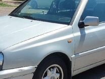 Volkswagen Vento 1.8 MT, 1997, 370 000 км, с пробегом, цена 220 000 руб.