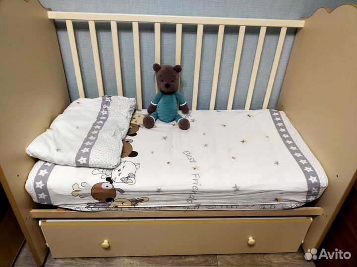 Детская кроватка с матрасом