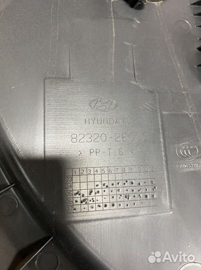 Обшивка двери Hyundai Tuscon 2007