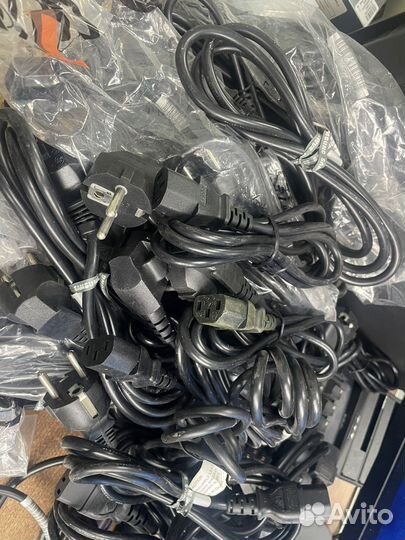 Кабель питания, VGA, USB/Lan, VGA/Lan