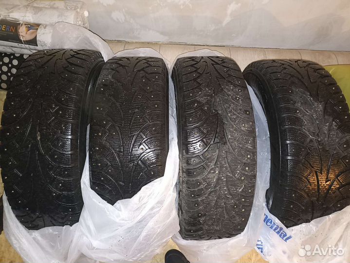 Hankook Winter I'Pike 215/65 R16