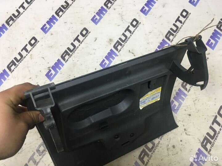 Крышка бардачка Форд Фокус 2