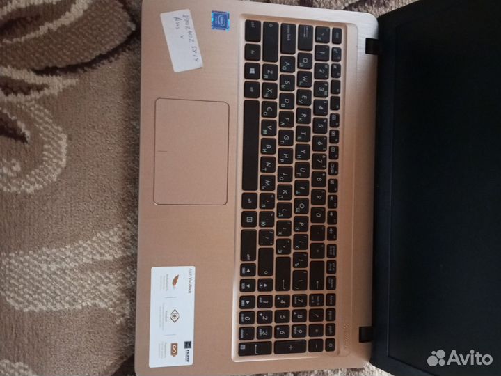 Ноутбук asus