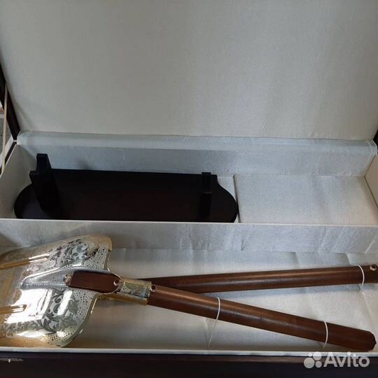 Лопата денежная