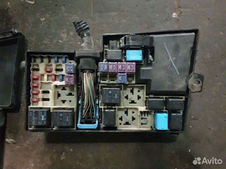 Корпус предохранителей блок мазда 3 bk 2.0