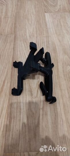 Держатель для планшета в машину