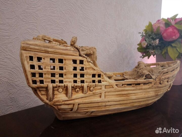 Корабль для аквариума