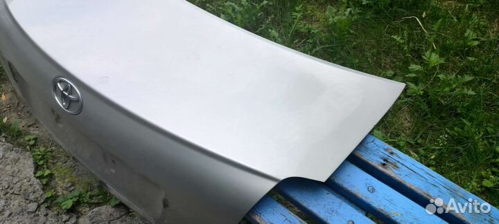 Крышка багажника toyota avensis 250