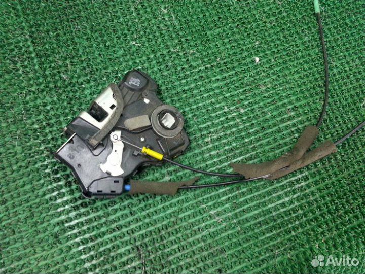 Замок двери передний левый Toyota Corolla 9 E120