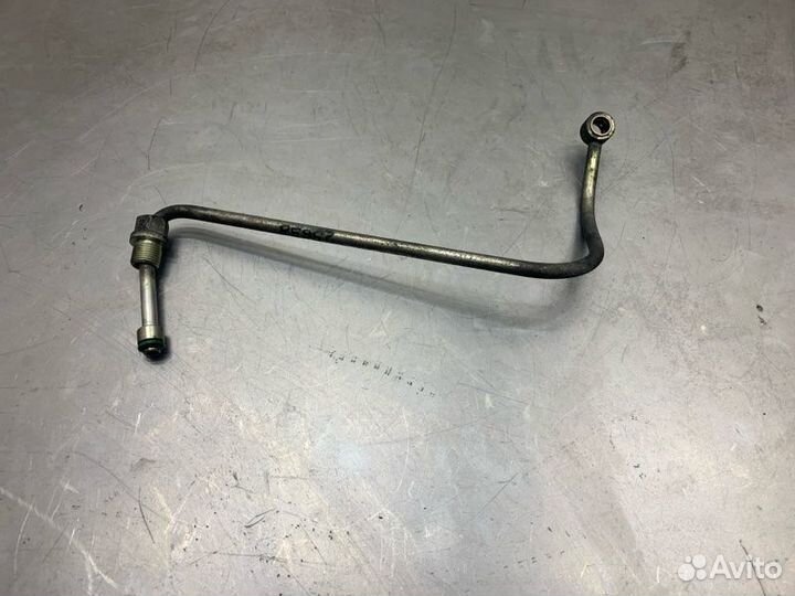 Трубка подачи масла в турбину Nissan Qashqai
