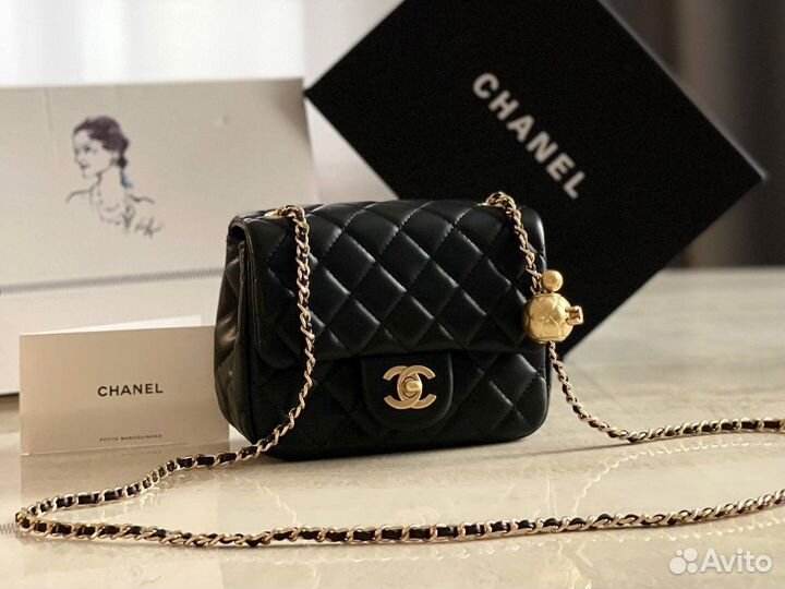 Сумка женская chanel с золотым шаром