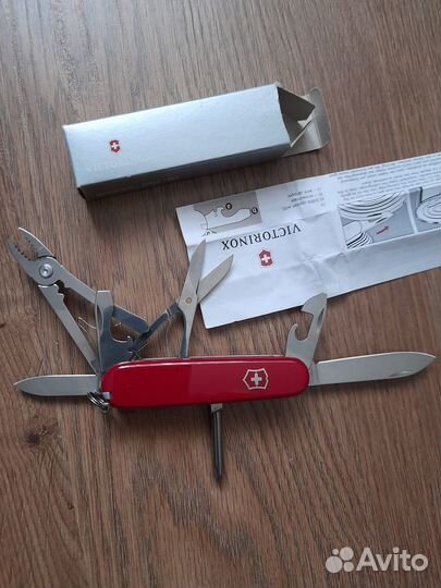 Нож victorinox Deluxe Tinker