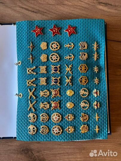 Коллекция петличных эмблем