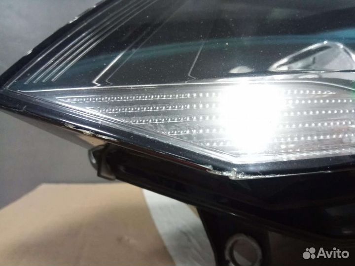 Фары правая и левая VW touareg 2NF 2010-2014