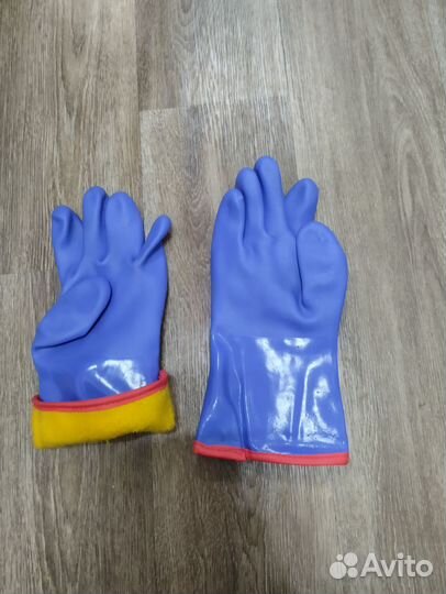 Прорезинненовые рукавицы новые