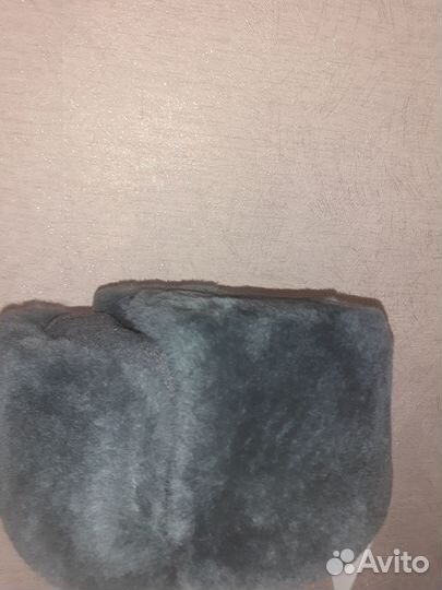 Шапка серая с кокардой натуральный мех