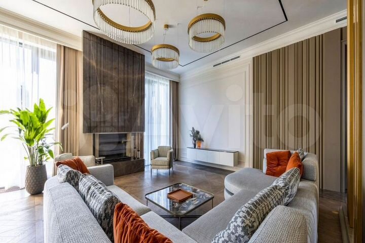 Дом 580 м² на участке 6 сот.