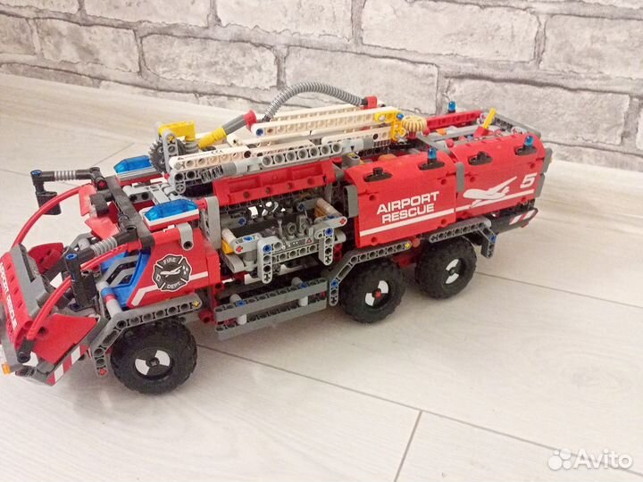 Lego Technic номер42068