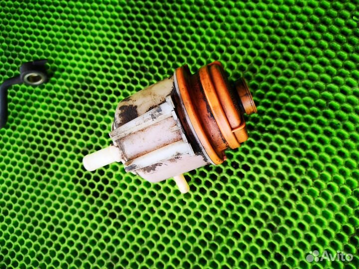 Бачок гура на Suzuki Grand Vitara 2 05-15