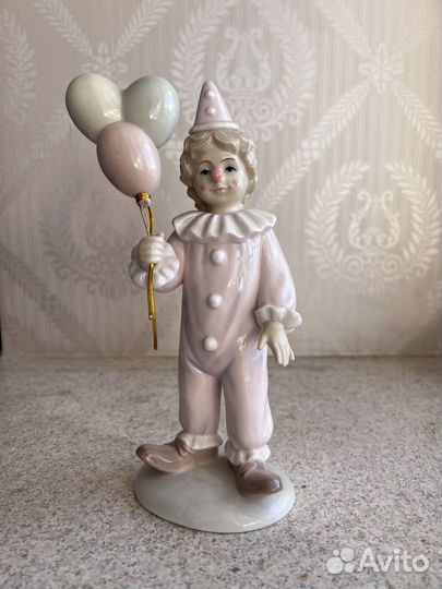 Фарфоровая статуэтка. Клоун Leonardo collection