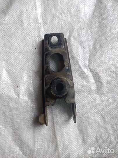 Кронштейн МКПП Renault Logan 2