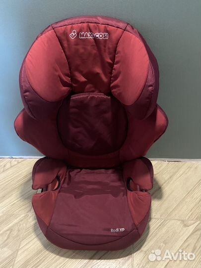 Автомобильное кресло maxi cosi