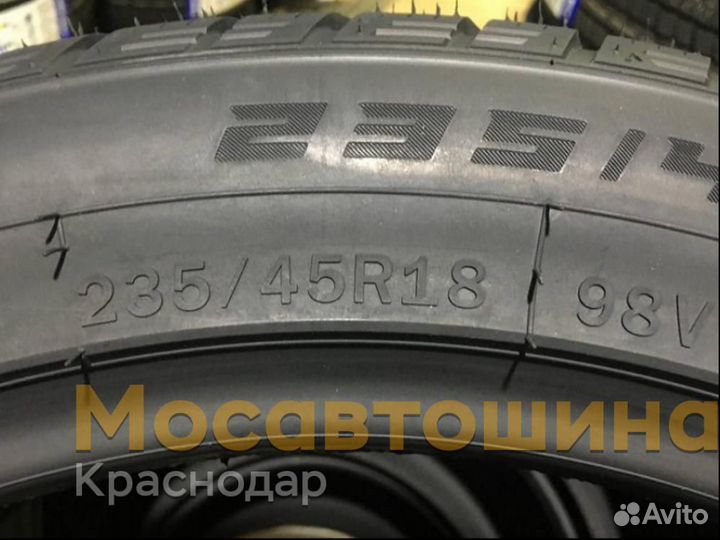 Windforce Snowblazer UHP 235/45 R18 98V