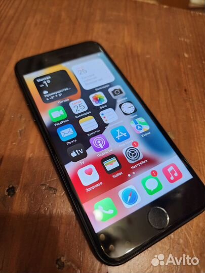 iPhone 7, 32 ГБ