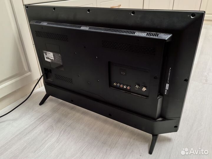 Телевизор lg на запчасти 32LG500V