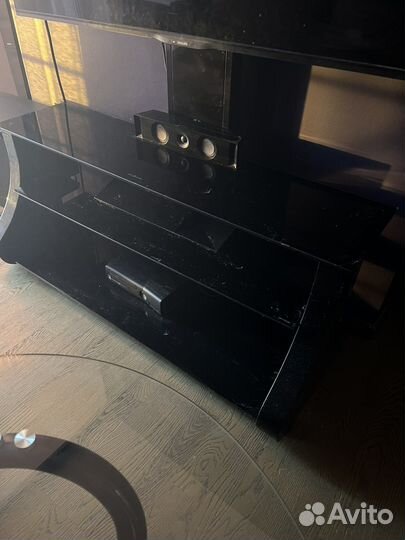 Стеклянная тумба под тв черная с кронштейном