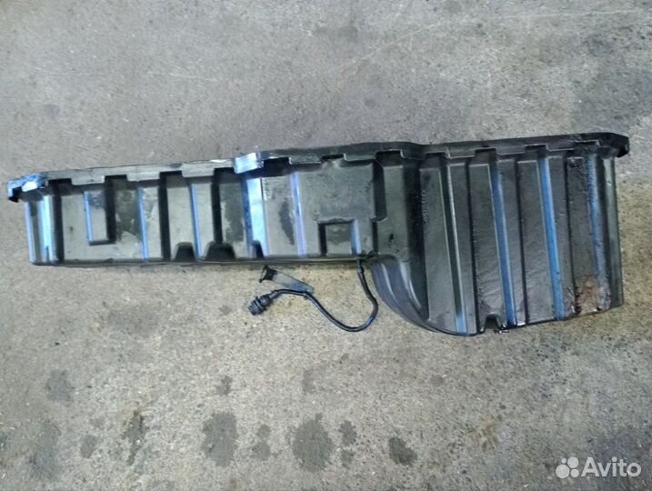 Поддон двигателя Renault Magnum mack 2002