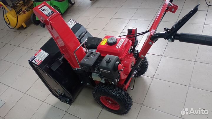 Снегоуборщик с электро стартером