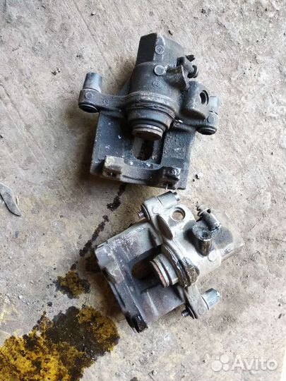 Суппорт задний mazda 3 bk