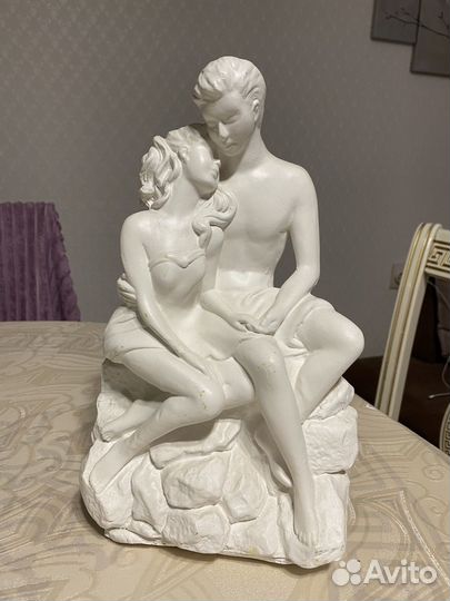 Фарфоровые статуэтка